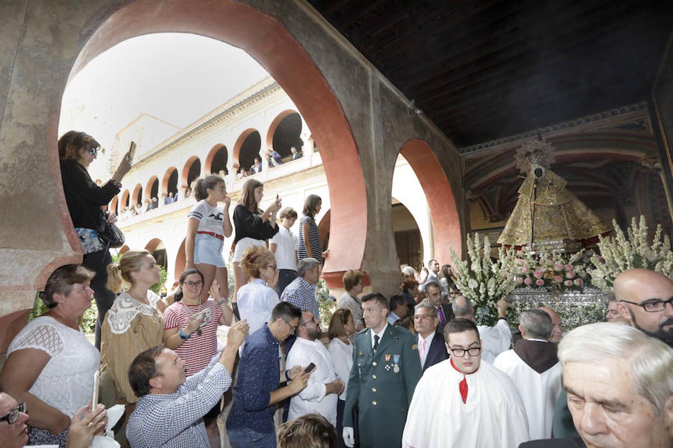 Miles de peregrinos han llegado hoy hasta el Real Monasterio, para participar en la fiesta popular y religiosa con motivo de la patrona