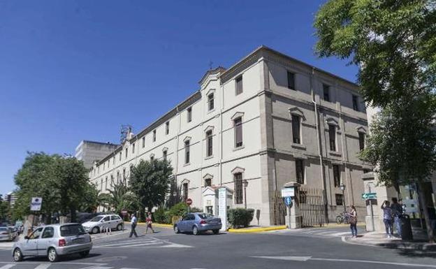 Nevado quiere una mesa de estudio para el futuro del Hospital Provincial de Cáceres