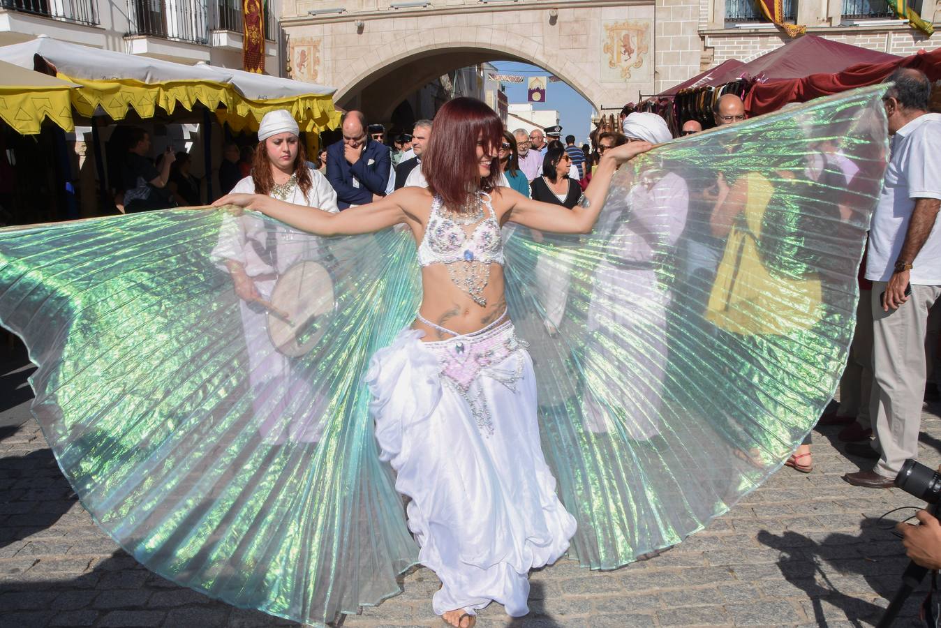 Los máximos responsables del Ayuntamiento de Badajoz, Francisco Javier Fragoso, y de la Cámara Municipal de Marvao (Portugal), Luis Vitorino, han coincidido en destacar el papel que tiene «Almossassa» en el fortalecimiento de las relaciones transfronterizas y culturales entre Extremadura y Portugal.