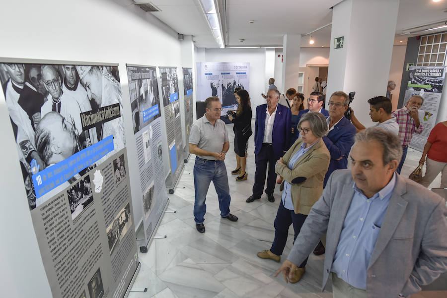 Inauguración de la muestra sobre el franquismo:: J.V. ARNELAS