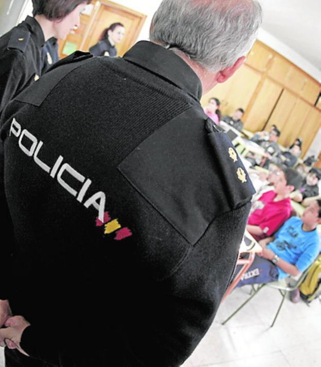 Extremadura es donde menos se ha reducido la vigilancia policial en los colegios