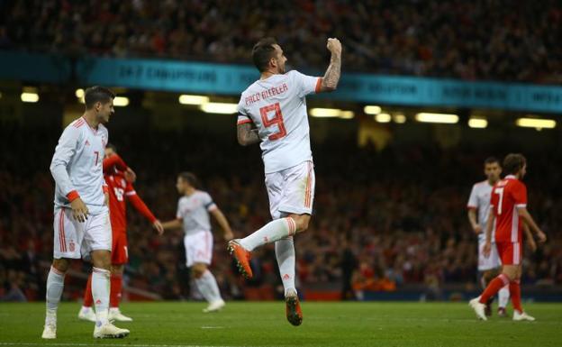 Alcácer celebra su segundo gol de la noche.