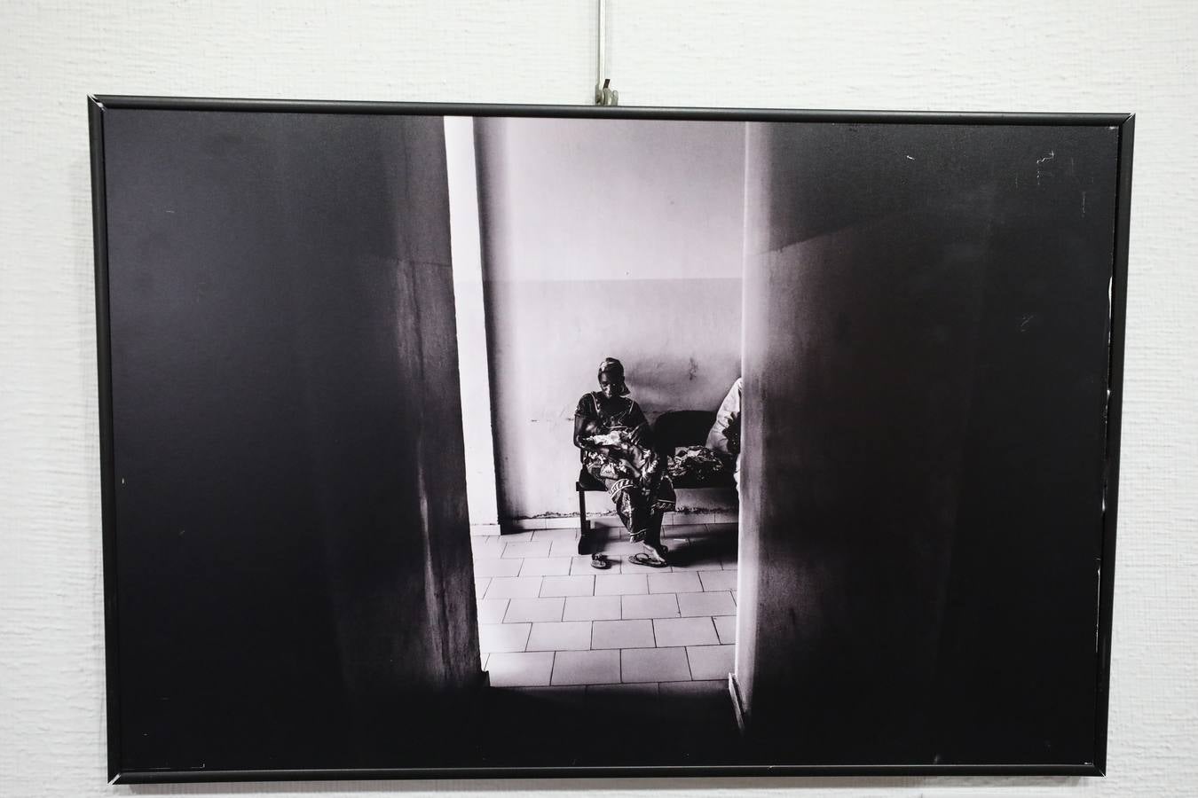 Una muestra en Mérida del ganador del Pulitzer, Manu Brabo, invita a reflexionar sobre las relaciones de género en Senegal. El Centro Cultural Santo Domingo de la Fundación CB, en Mérida, expone hasta el 31 de octubre la exposición 'Desde el Sur: Senegal', del fotoperiodista y ganador del Premio Pulitzer en 2013, Manu Brabo, que invita a reflexionar sobre las relaciones de género en ese país africano.