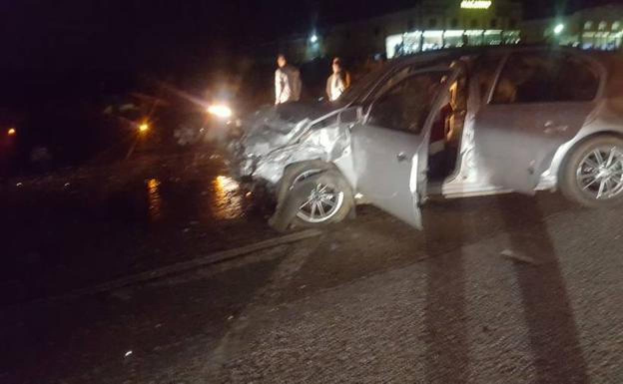 Fallece la mujer herida grave en el choque en la carretera de Almendralejo a Aceuchal