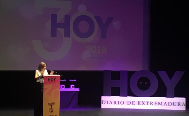 La directora de HOY, Manuela Martín, dirige unas palabras a los asistentes: HOY