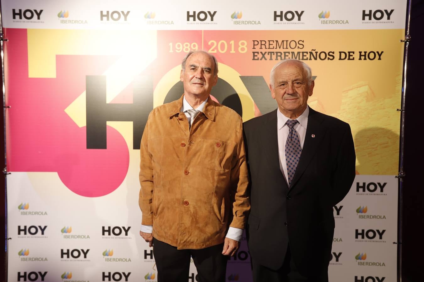 Los invitados pasaron por el photocall antes del comienzo de la gala