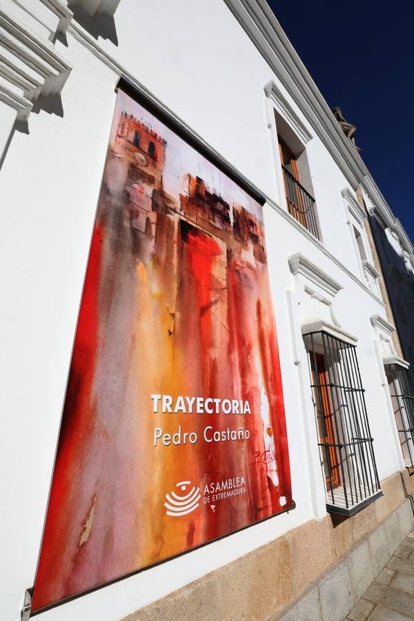 Una exposición de óleos y acuarelas del pintor extremeño Pedro Castaño, y que muestra las creaciones del autor desde sus inicios como artista, puede visitarse en la Asamblea de Extremadura, durante todo el mes de noviembre.