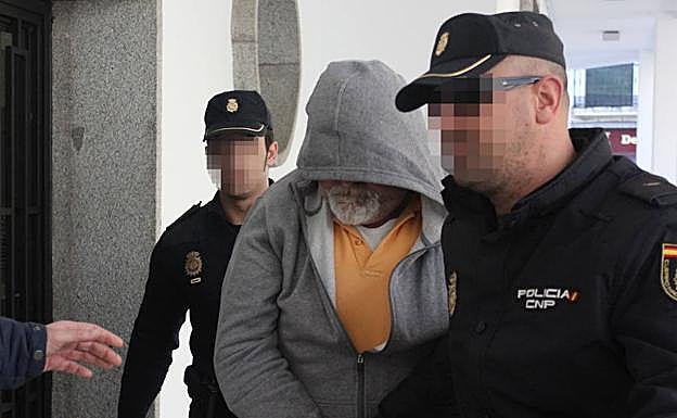 Detención de uno de los implicados en febrero de 2014. :: HOY