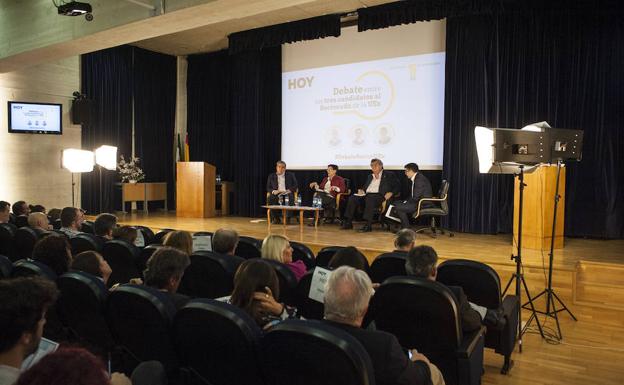 El debate estuvo moderado por el jefe de información de HOY, el periodista Pablo Calvo