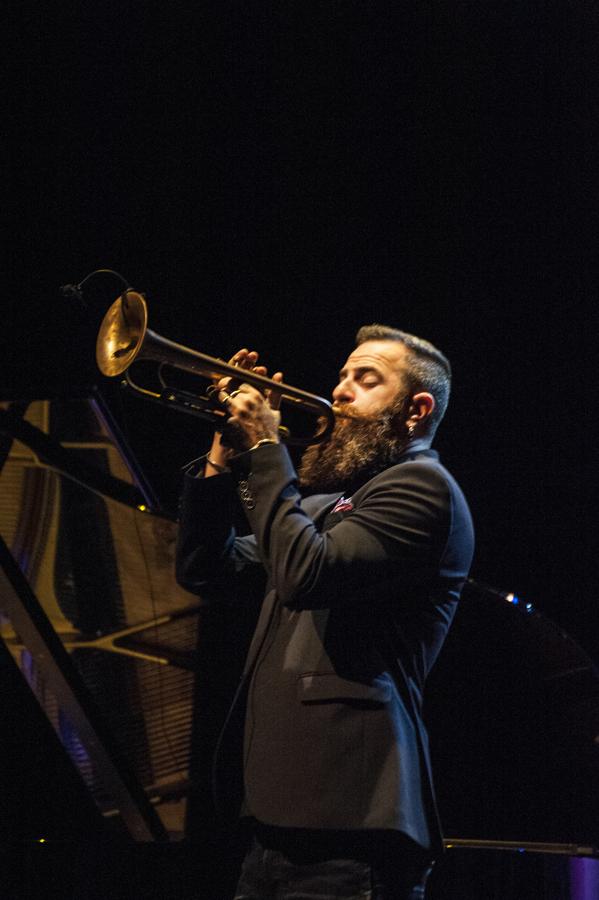 La trompeta de Cohen abrió el ciclo