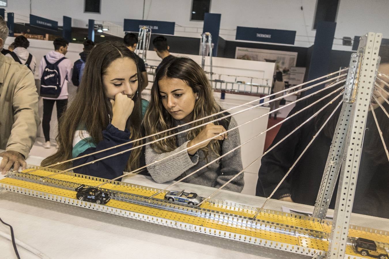 'Fehispor' abre sus puertas en Badajoz con la previsión de superar 30.000 visitas. Cuenta con 120 expositores, en donde el 40 por ciento son de empresas llegadas de Portugal. El evento cuenta con un stand de la eurociudad Badajoz, Elvas y Campomayor, así como la zona 'Esencias hispanolusas.