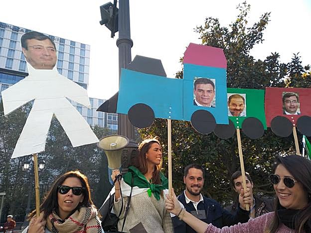 El PP critica a Vara por no protestar este año en Madrid por mejorar el tren