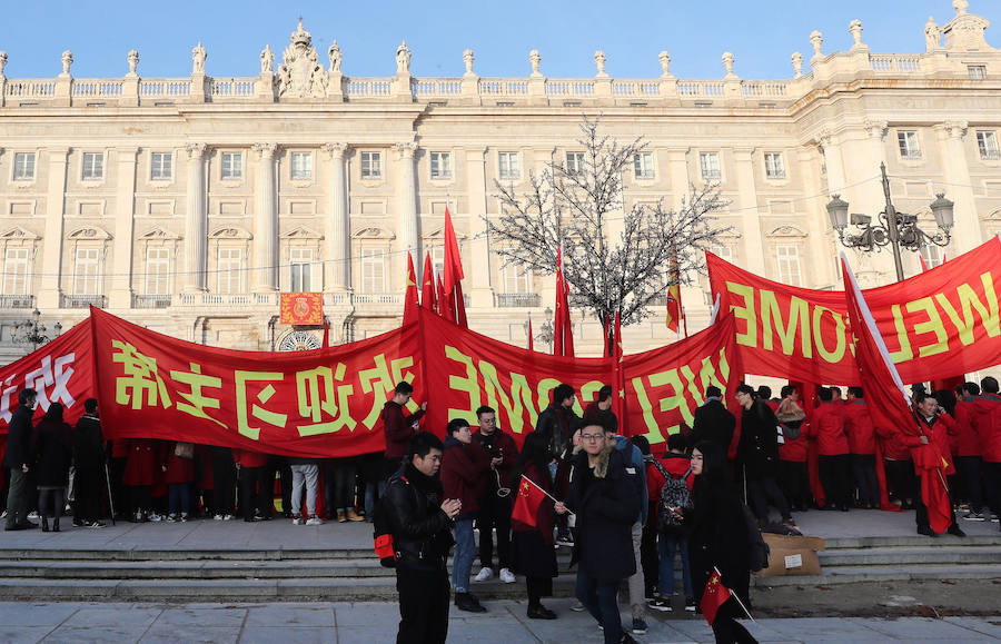 Recibimiento oficial de los Reyes al presidente de la República Popular China, Sr. Xi Jinping y su esposa, Peng Liyuan, en el Palacio Real de Madrid.