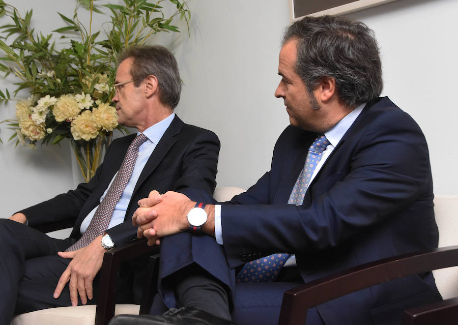 Fotos: I Jornada de Educación financiera de Caixabanc y HOY