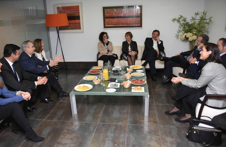 Fotos: I Jornada de Educación financiera de Caixabanc y HOY