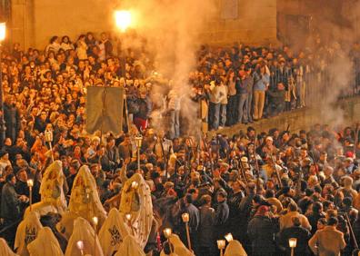 Imagen secundaria 1 - Un puente para vibrar con la tradición, regresar al medievo y disfrutar de los sabores del ibérico
