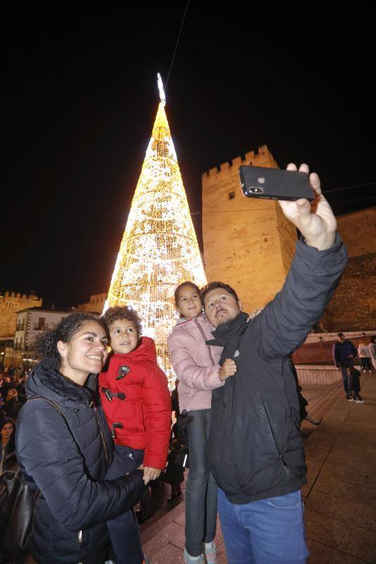 El centro de la ciudad se ilumina con un millón de puntos de luz