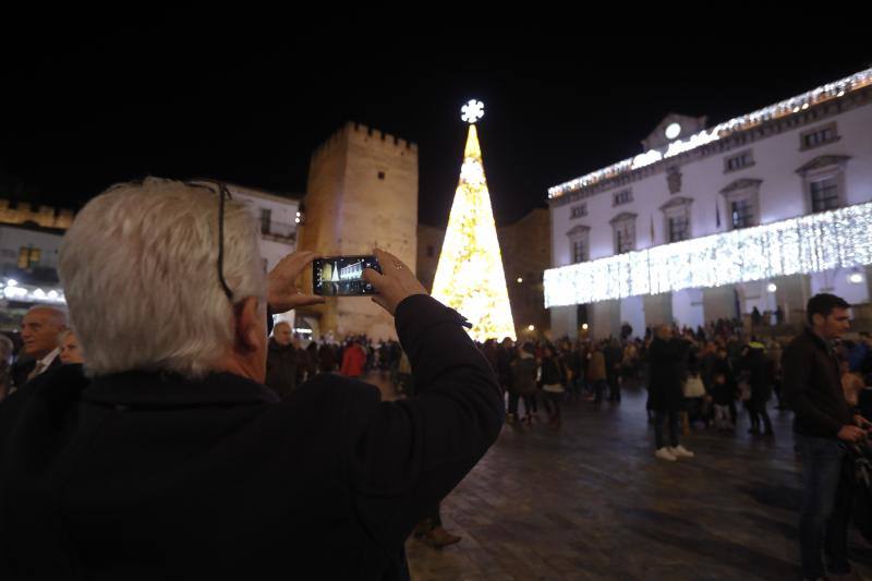 El centro de la ciudad se ilumina con un millón de puntos de luz