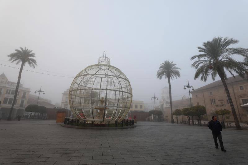 Mérida amanece con niebla en el Día de la Constitución