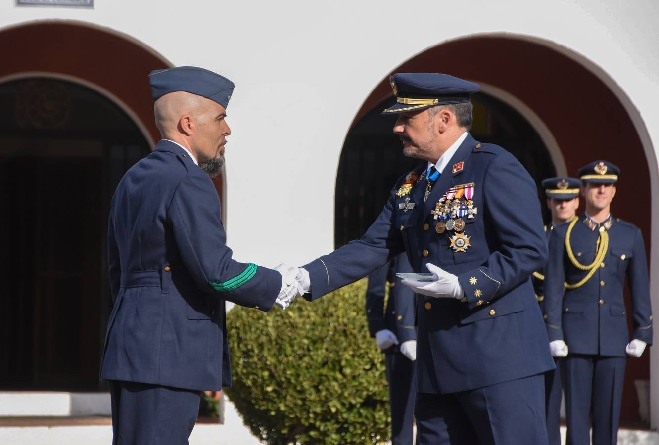 La delegada del Gobierno, Yolanda García Seco, asistió al acto con motivo de la celebración del día de la Virgen de Loreto, patrona del Ejército del Aire, en la Base aérea de Talavera la Real (Badajoz)