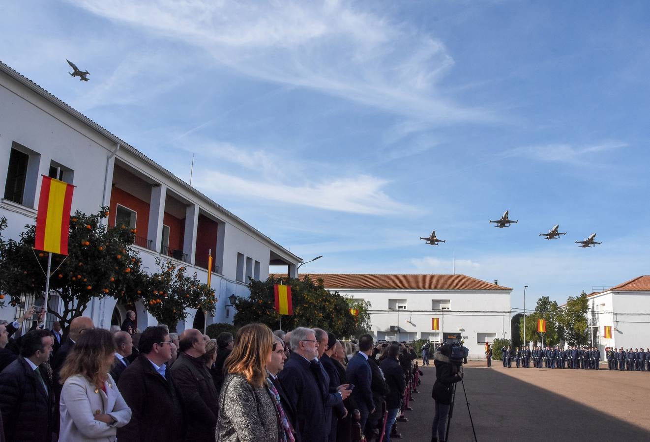 La delegada del Gobierno, Yolanda García Seco, asistió al acto con motivo de la celebración del día de la Virgen de Loreto, patrona del Ejército del Aire, en la Base aérea de Talavera la Real (Badajoz)