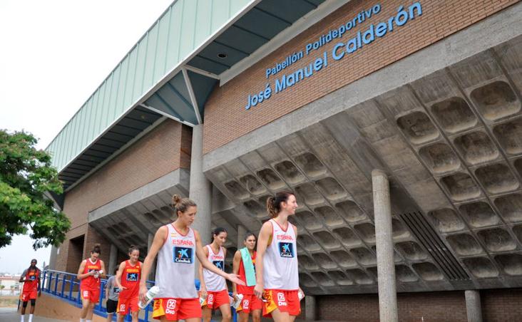 4 de septiembre. El pabellón 'José Manuel Calderón' de Villanueva de la Serena acogió los entrenamientos de la Selección femenina de baloncesto de cara al Mundial. :: 