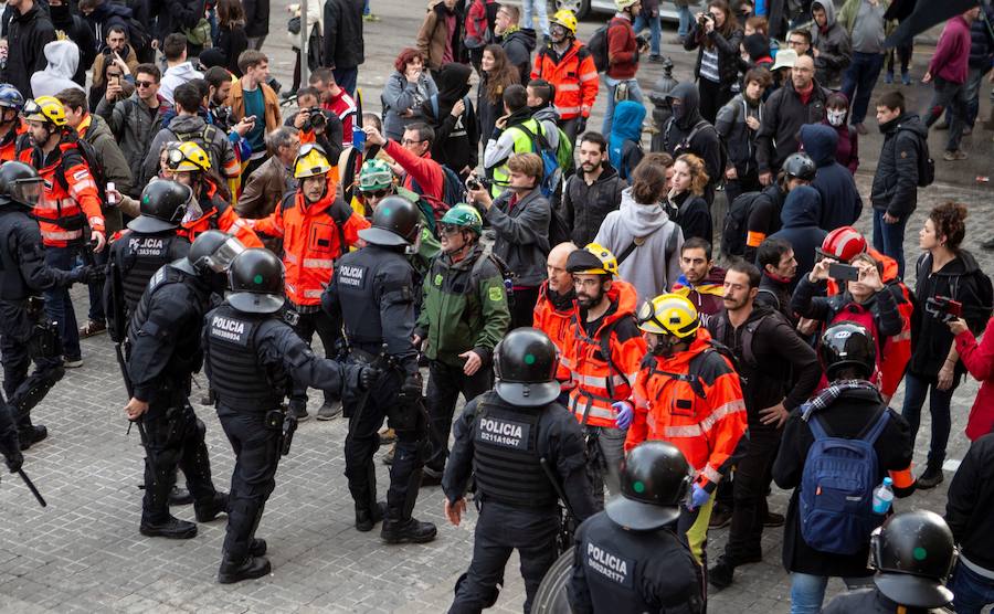 El conseller de Interior revisará la actuación del mosso que llamó «idiota» a un manifestante el 21-D