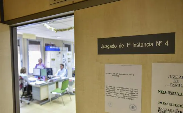 El Juzgado de Familia de Badajoz se encuentra en el edificio de la Audiencia. :: 