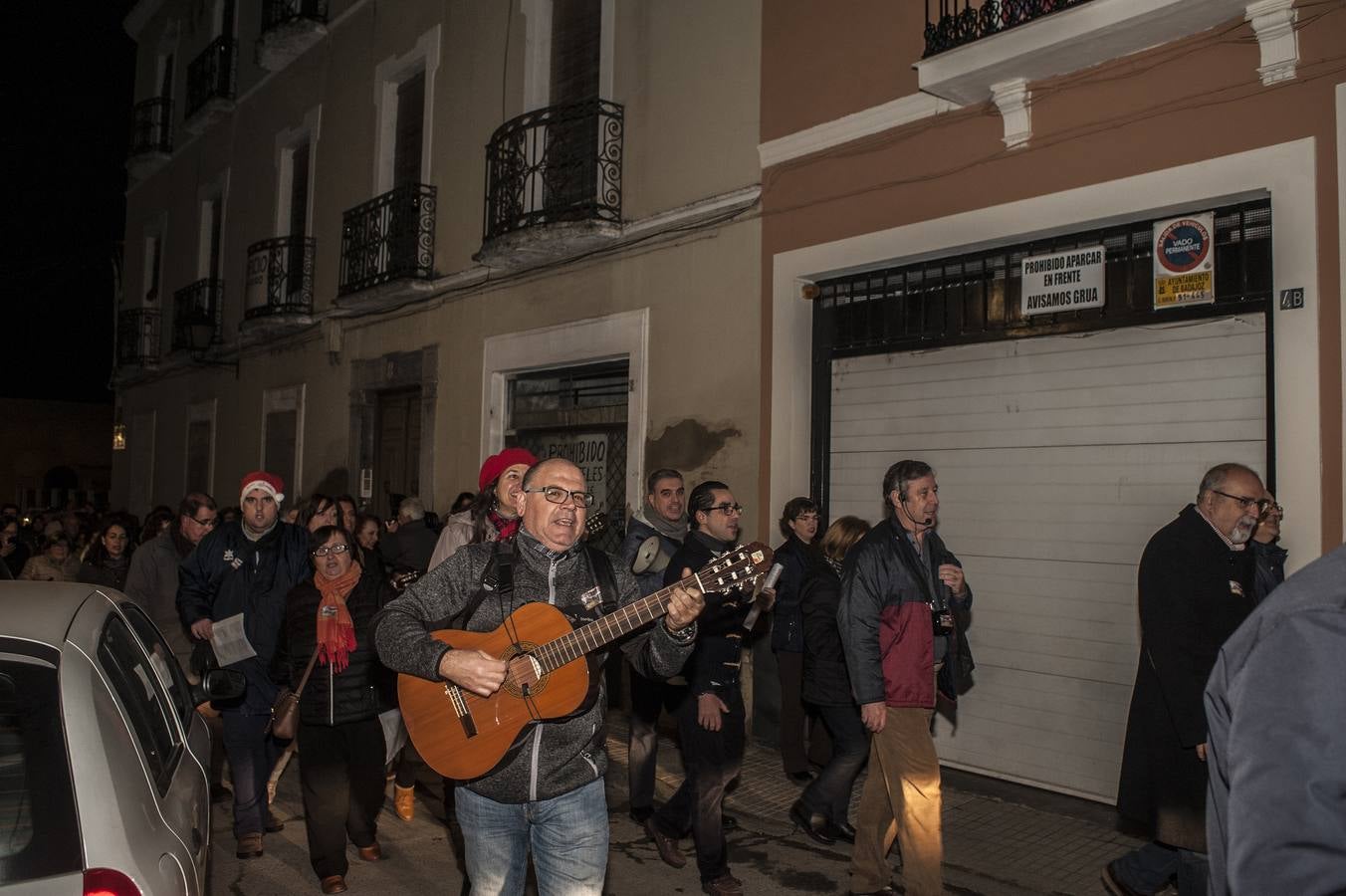 El Grupo Corales de badajoz ha realizado un recorrido por los belenes de Badajoz cantando villancicos. Han comenzado por la Iglesia Santa María la Real (San Agustín), Iglesia de la Concepción, Convento de Santa Ana, Iglesia de San Andrés, Museo de la Ciudad Luis de Morales, y terminando en la Catedral.