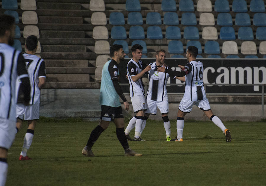 Los blanquinegros regalan a su afición una goleada a la que Éder Díaz, con un tanto de tacón, y José Ángel, con otro de chilena, pusieron broche de oro