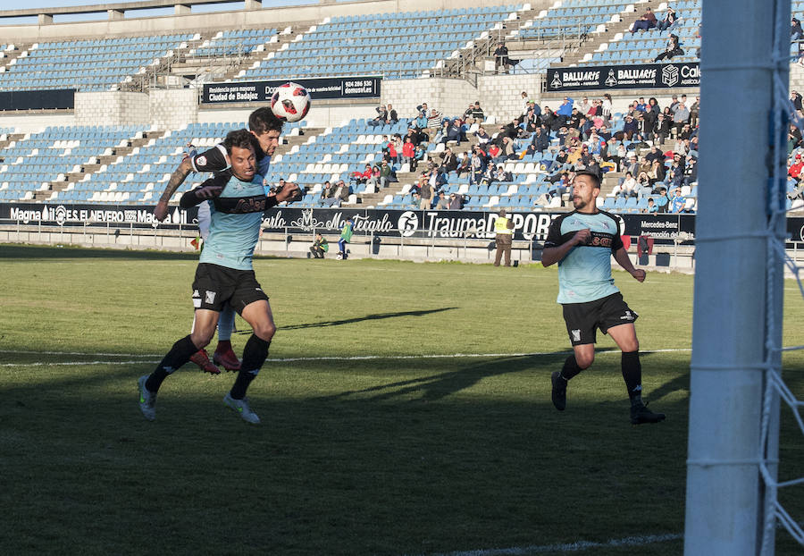 Los blanquinegros regalan a su afición una goleada a la que Éder Díaz, con un tanto de tacón, y José Ángel, con otro de chilena, pusieron broche de oro
