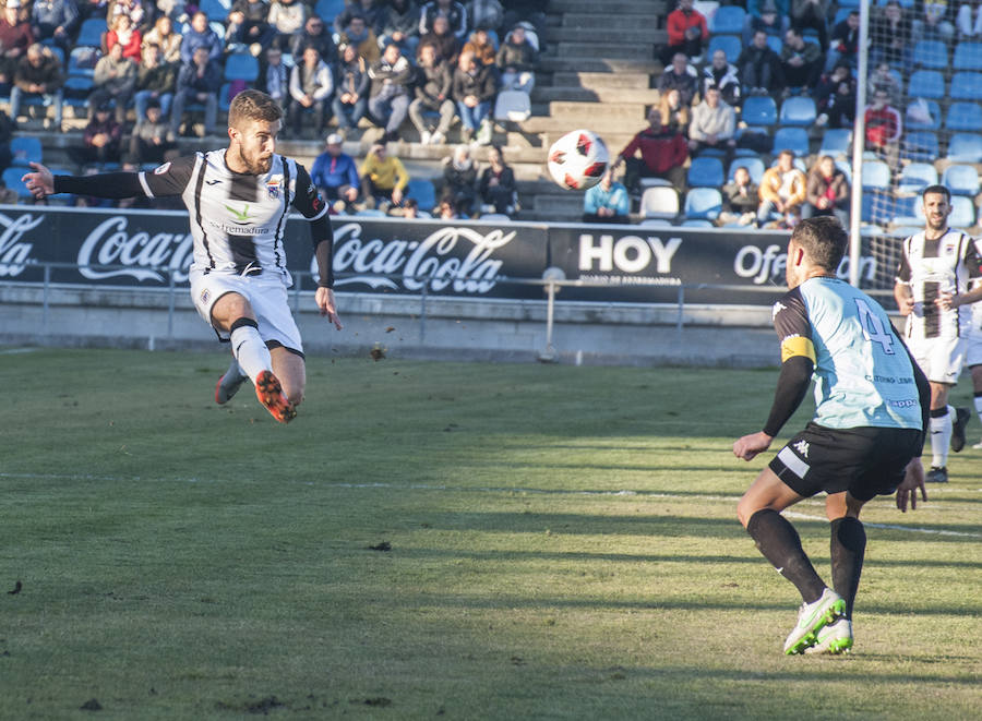 Los blanquinegros regalan a su afición una goleada a la que Éder Díaz, con un tanto de tacón, y José Ángel, con otro de chilena, pusieron broche de oro