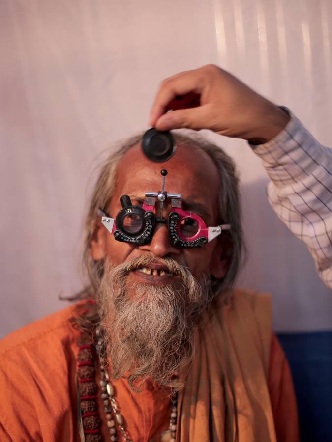 Todos los años cientos de miles de personas acuden a Ganga Sagar, en la desembocadura del río sagrado Ganges, para conmemorar el «Makar Sankranti», una de las celebraciones religiosas más importantes en el calendario hindú y que marca el fin del invierno.