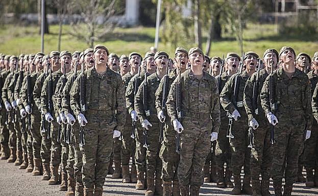 Los soldados participantes en el acto, durante un momento de la jura