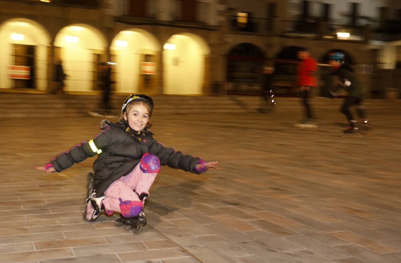Un club deportivo cacereño fomenta la práctica del patinaje a todas las edades
