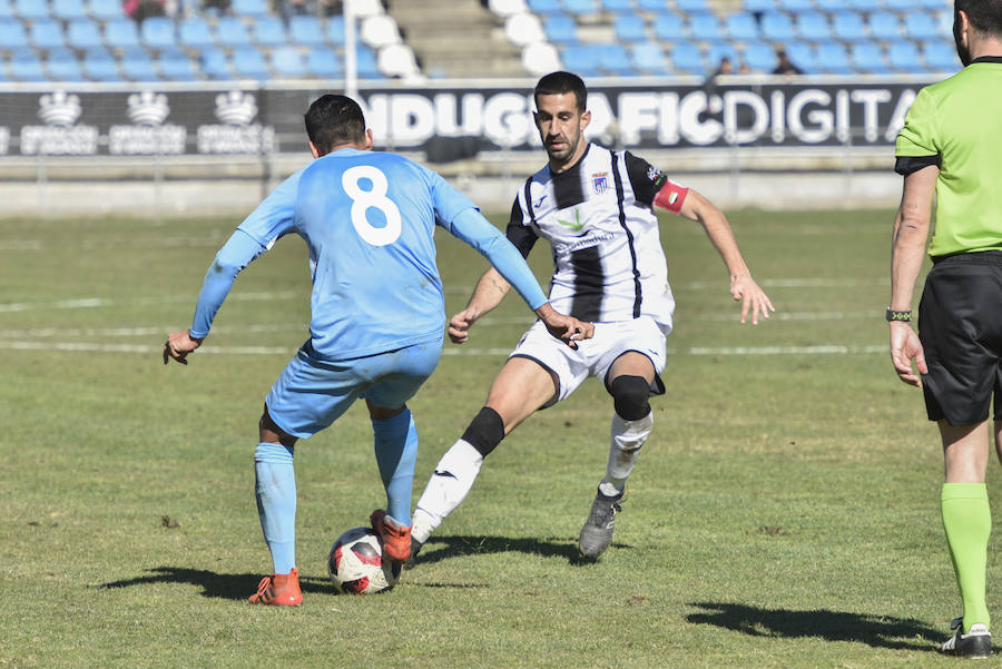 El equipo blanquinegro logra una valiosa victoria ante el poderoso club balear con uno menos desde el minuto 6