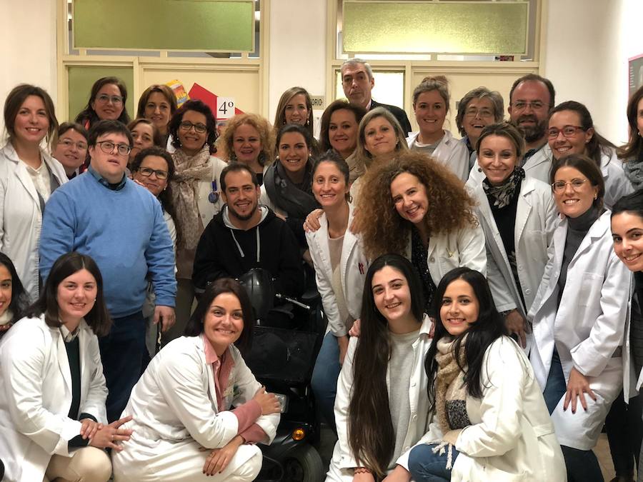 Pineda y El Langui con los docentes del Santa Teresa.