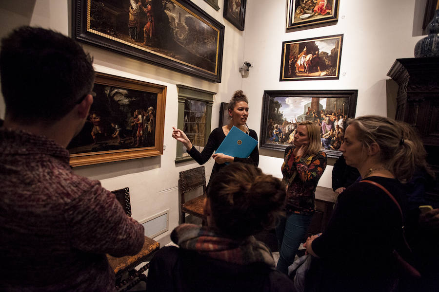Holanda celebra el genio rebelde de Rembrandt. El Rijksmusem muestra completa su fabulosa colección del innovador y herético 'maestro de la luz' junto a otros museos del país.