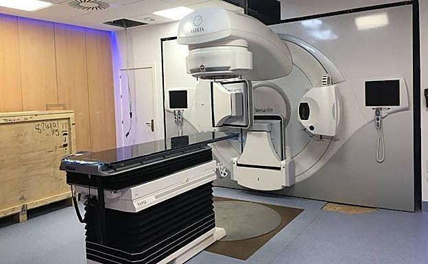 Acelerador lineal instalado en Badajoz con fondos propios del SES:: HOY