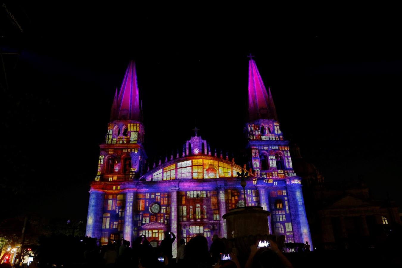 Celebración del festival GDLUZ en la catedral de Guadalajara, estado de Jalisco (México).