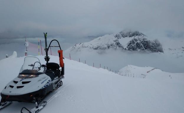 La abundancia de nieve, en las pistas de Fuentes de Invierno