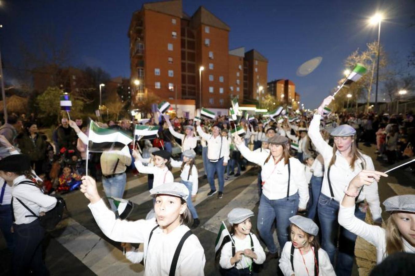 El grupo más numeroso del desfile de Comparsas fue el del Colegio Diocesano, con 150 personas disfrazadas de '¡Aventureros al tren!'