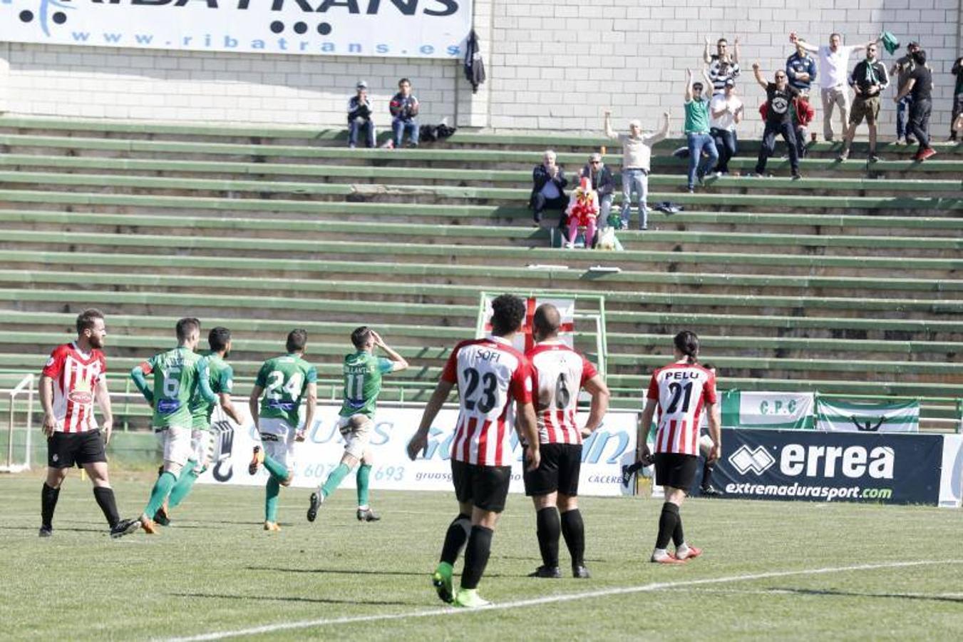 El Cacereño disfrutó durante unas horas del liderato provisional del grupo XIV de Tercera División