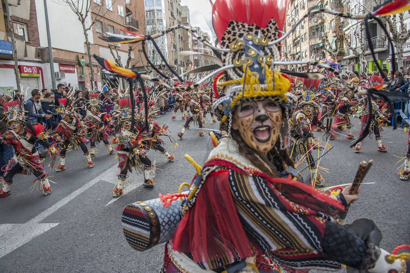 En el barrio de San Roque han desfilado comparsas infantiles y se han celebrado concursos de disfraces como activuidad del Carnaval de Badajoz 2019