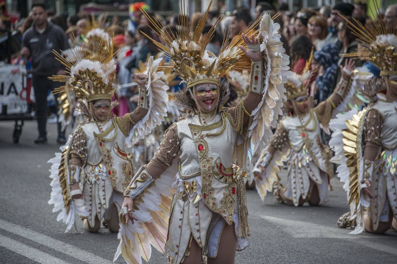 En el barrio de San Roque han desfilado comparsas infantiles y se han celebrado concursos de disfraces como activuidad del Carnaval de Badajoz 2019