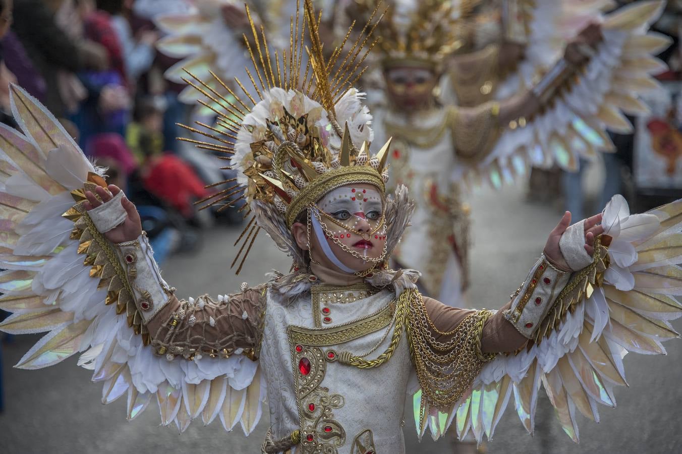 En el barrio de San Roque han desfilado comparsas infantiles y se han celebrado concursos de disfraces como activuidad del Carnaval de Badajoz 2019