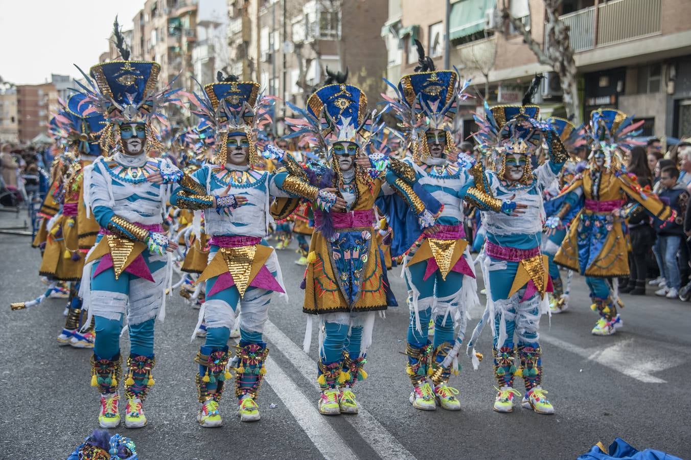 En el barrio de San Roque han desfilado comparsas infantiles y se han celebrado concursos de disfraces como activuidad del Carnaval de Badajoz 2019