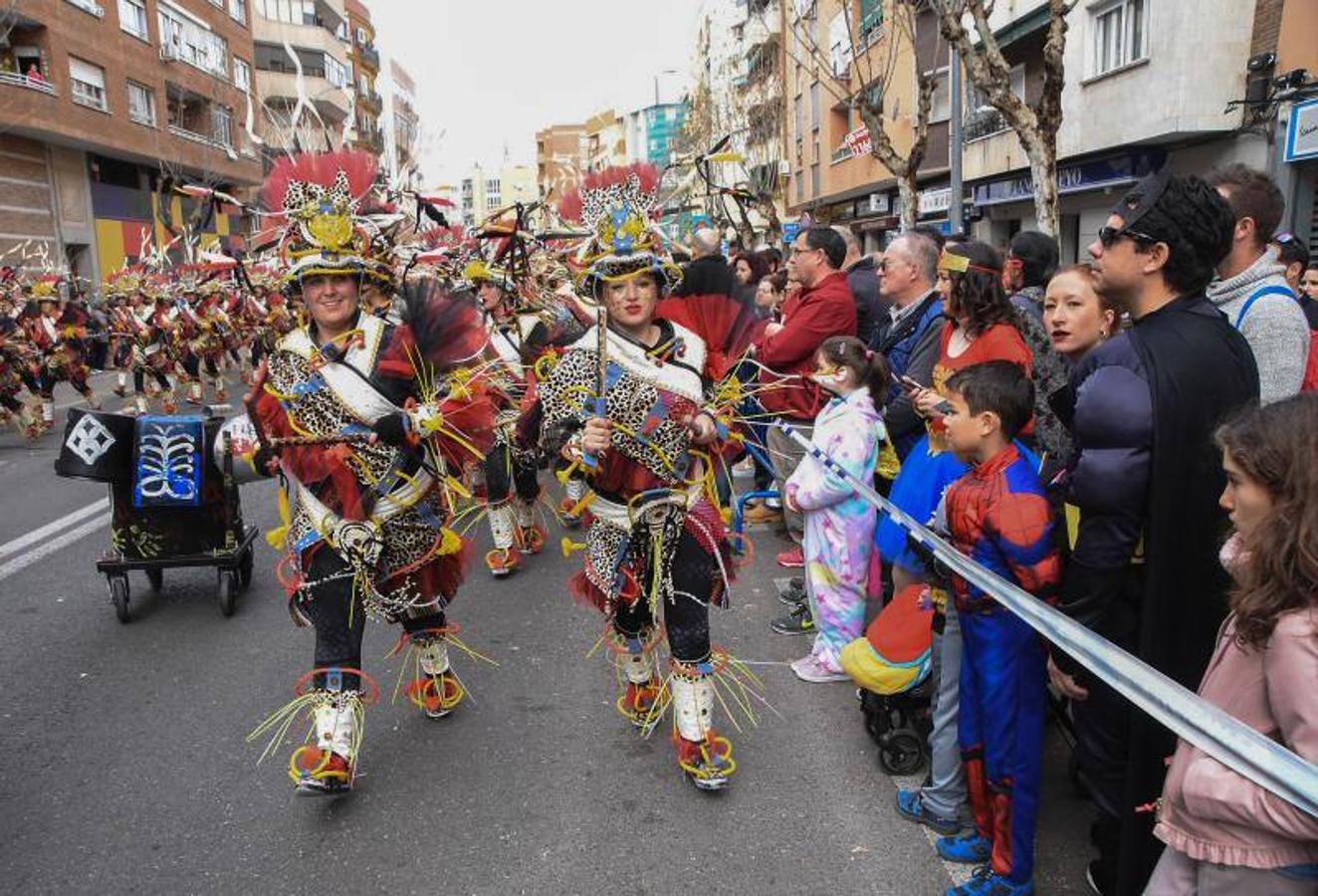 Han participado una veintena de comparsas y grupos menores y 15 artefactos