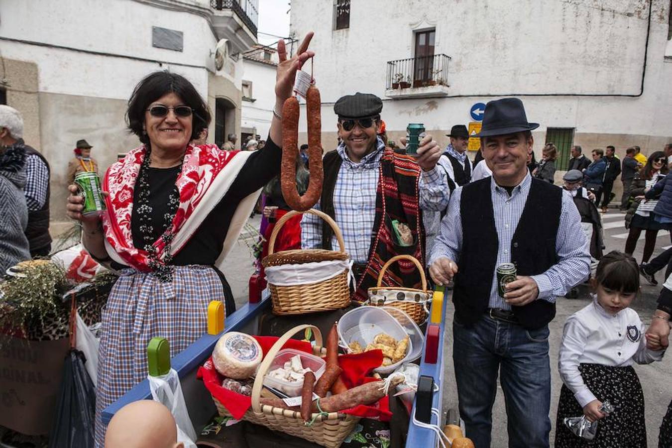 Fotos: Malpartida se entrega a la Pedida de la Patatera