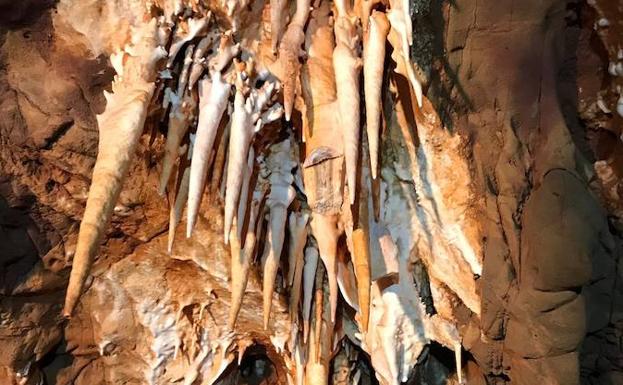 Interior de una de las cuevas.